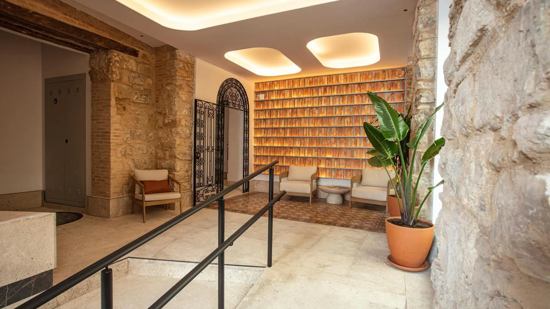Velalma-Ceron Edificio Exclusivo De Apartamentos Turisticos En Centro Historico Jaén 0*,  Ισπανία